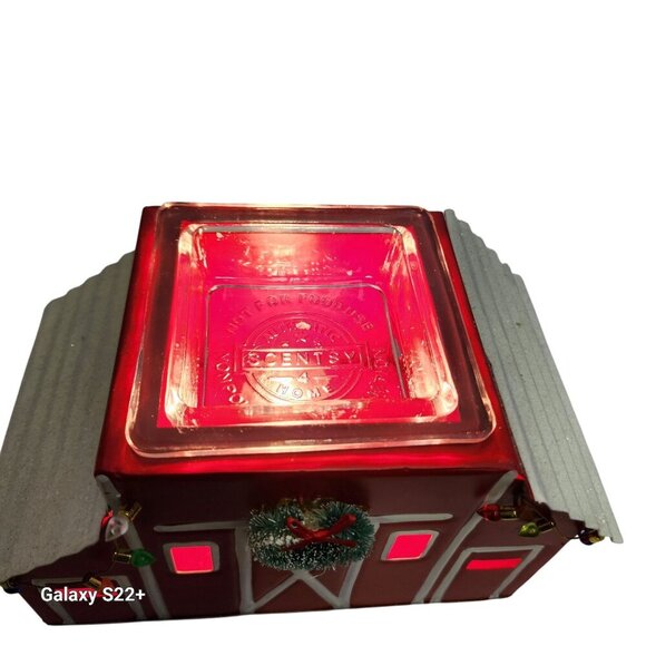 Scentsy Authentic Red Barn Wax Warmer With Light-Up Windows & Glittered Roof Des - Picture 11 of 12